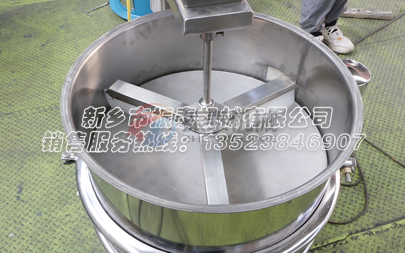 什么是強制振動篩？是在振動篩篩面加刮板嗎？